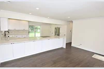 16 Lincoln Drive, Oakdale, NY 11769 - Photo 21