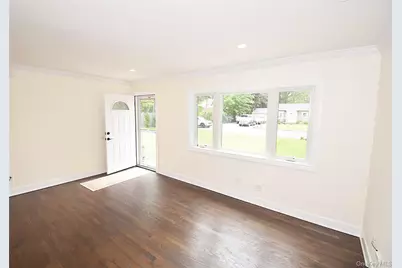 16 Lincoln Drive, Oakdale, NY 11769 - Photo 5