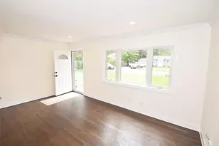 16 Lincoln Dr, Oakdale, NY 11769 - Photo 5