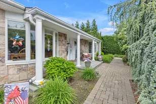 10 Elf Ct, Bohemia, NY 11716 - Photo 3