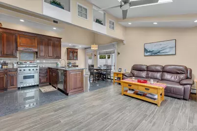 10 Elf Court, Bohemia, NY 11716 - Photo 9
