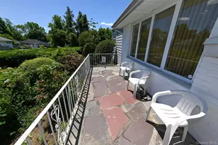 14 Webb Hill Rd, Great Neck, NY 11020 - Photo 5