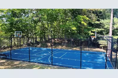 301 Kensington Way, Mount Kisco, NY 10549 - Photo 25