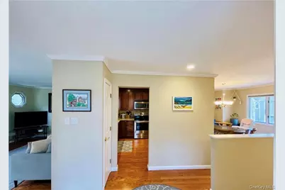 301 Kensington Way, Mount Kisco, NY 10549 - Photo 11