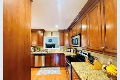 301 Kensington Way, Mount Kisco, NY 10549 - Photo 7