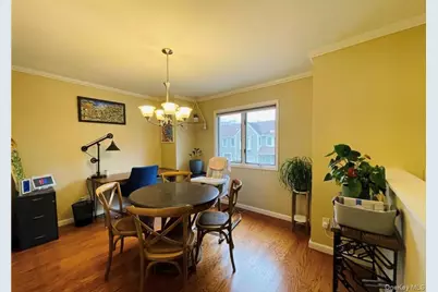 301 Kensington Way, Mount Kisco, NY 10549 - Photo 9