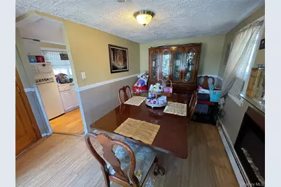 812 S 6th Street, Lindenhurst, NY 11757 - Photo 9