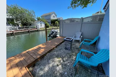 812 S 6th Street, Lindenhurst, NY 11757 - Photo 17