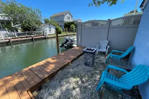 812 S 6th St, Lindenhurst, NY 11757 - Photo 17