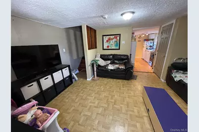 812 S 6th Street, Lindenhurst, NY 11757 - Photo 3