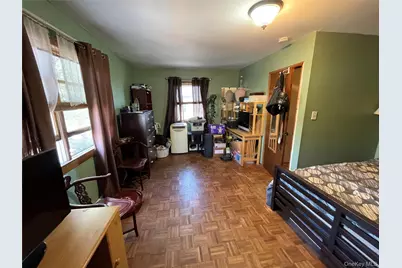 812 S 6th Street, Lindenhurst, NY 11757 - Photo 15