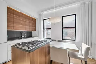 18 W 70th St, New York, NY 11023 - Photo 5