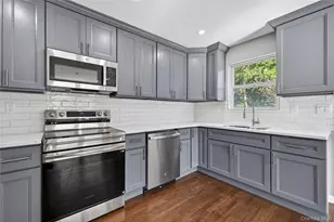 68 Cyprus Ave, Brentwood, NY 11717 - Photo 9
