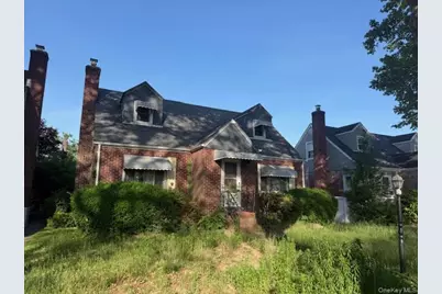 38 Pearl Street, New Hyde Park, NY 11040 - Photo 1