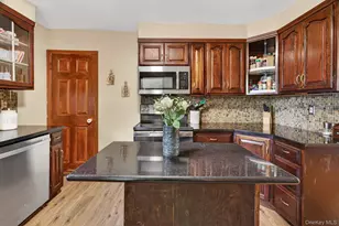 7 Walnut St, Poughkeepsie, NY 12601 - Photo 15