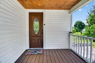 7 Walnut St, Poughkeepsie, NY 12601 - Photo 5