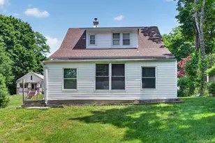 7 Walnut St, Poughkeepsie, NY 12601 - Photo 25