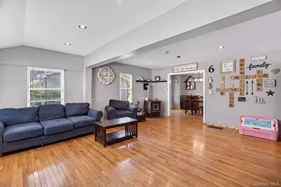 7 Walnut Street, Poughkeepsie, NY 12601 - Photo 9