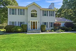 4 Briar Ridge Ln, Putnam Valley, NY 10579 - Photo 1