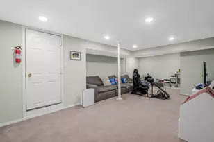 59 Franklin Pl, Great Neck, NY 11023 - Photo 27