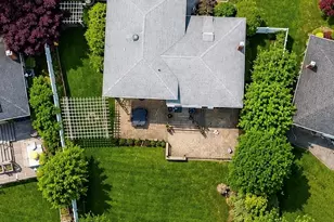 3 Carolyn Ct, Syosset, NY 11791 - Photo 19