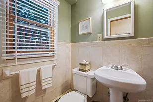 15 Wood Dr, Oyster Bay, NY 11771 - Photo 27