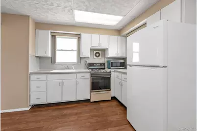 32 Jersey Street, Hicksville, NY 11801 - Photo 5