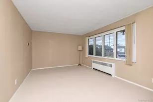 32 Jersey St, Hicksville, NY 11801 - Photo 3