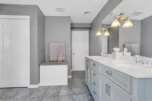 12 Pinewood Ln, New Hyde Park, NY 11040 - Photo 25