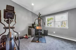 12 Pinewood Ln, New Hyde Park, NY 11040 - Photo 27