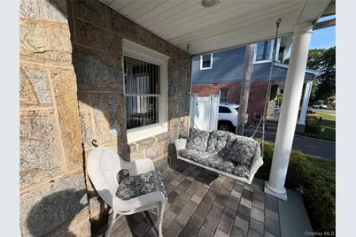 12 Pinewood Lane, New Hyde Park, NY 11040 - Photo 5