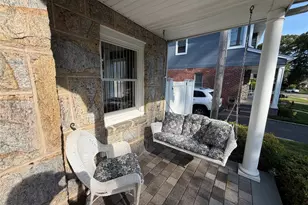 12 Pinewood Ln, New Hyde Park, NY 11040 - Photo 5