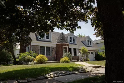 478 Carnation Avenue, Floral Park, NY 11001 - Photo 1