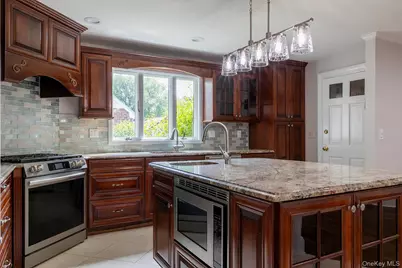 478 Carnation Avenue, Floral Park, NY 11001 - Photo 3
