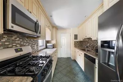2910 Butler Street, East Elmhurst, NY 11369 - Photo 9