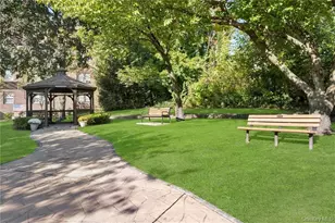 10 Oakridge Pl, Eastchester, NY 10709 - Photo 11