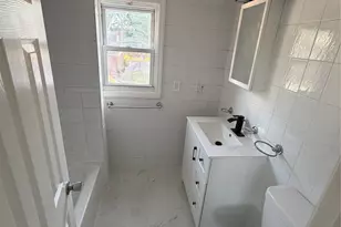 94 E Fenimore St, Valley Stream, NY 11580 - Photo 9