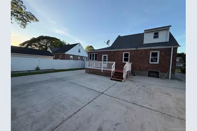 94 E Fenimore Street, Valley Stream, NY 11580 - Photo 11
