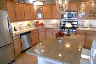 601 Willow Pond Dr, Riverhead, NY 11901 - Photo 5