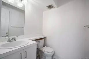 71-08 Sutton Pl, Fresh Meadows, NY 11365 - Photo 17