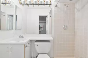 71-08 Sutton Pl, Fresh Meadows, NY 11365 - Photo 11