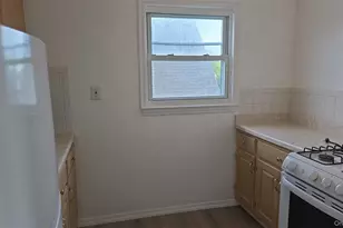120-33 200th St, Saint Albans, NY 11412 - Photo 3
