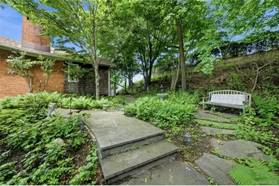 195 Shore Road, Mount Sinai, NY 11766 - Photo 31