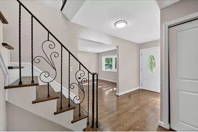 375 Old Willets Path, Hauppauge, NY 11788 - Photo 9