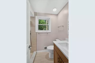 375 Old Willets Path, Hauppauge, NY 11788 - Photo 15