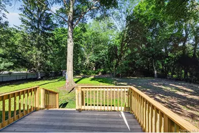 375 Old Willets Path, Hauppauge, NY 11788 - Photo 17