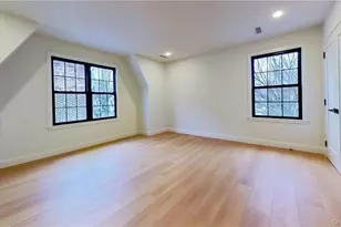 85-15 Wareham Pl, Jamaica, NY 11432 - Photo 23