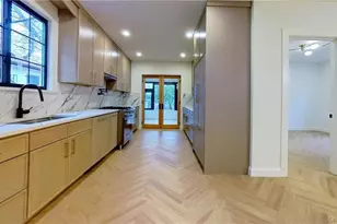 85-15 Wareham Pl, Jamaica, NY 11432 - Photo 19