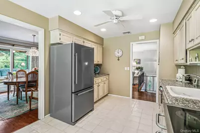 22 Locksley Lane, Bedford Hills, NY 10507 - Photo 11