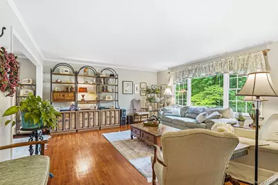 22 Locksley Lane, Bedford Hills, NY 10507 - Photo 3
